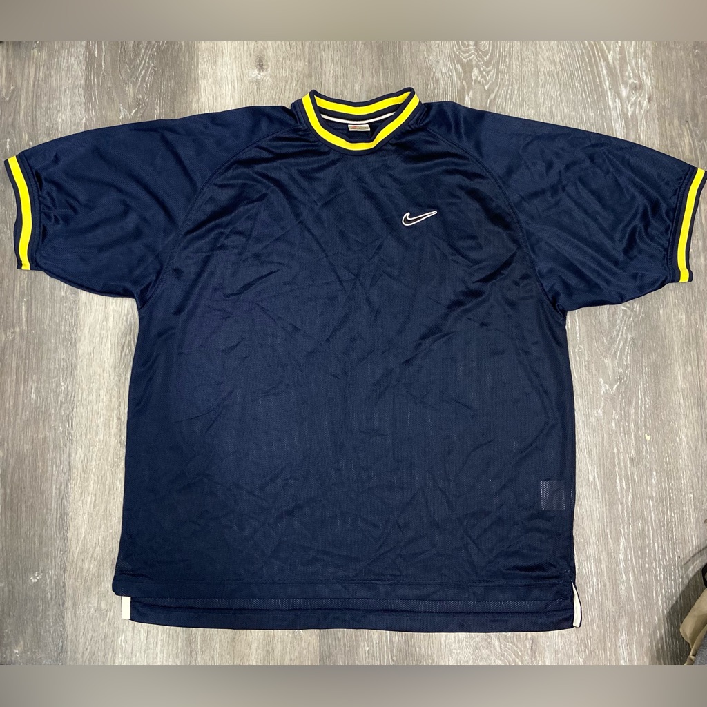 Vintage Nike Men’s Top